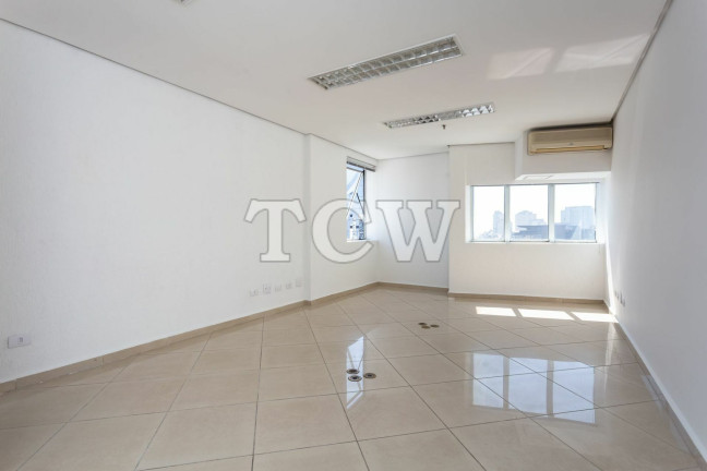Sala Comercial à Venda, 30 m² em Jardim Paulista - São Paulo