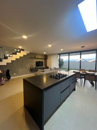 Imagem Sobrado com 3 Quartos à Venda, 206 m² em Mosaico Essence - Mogi Das Cruzes Imagem Sobrado com 3 Quartos à Venda, 206 m² em Mosaico Essence - Mogi Das Cruzes