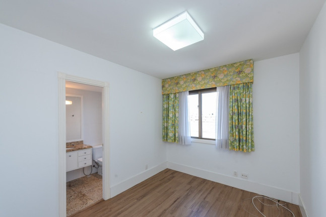 Imagem Apartamento com 3 Quartos à Venda, 203 m² em Rio Branco - Porto Alegre Imagem Apartamento com 3 Quartos à Venda, 203 m² em Rio Branco - Porto Alegre
