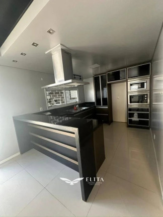 Imagem Sobrado com 3 Quartos à Venda, 279 m² em Centro - Penha