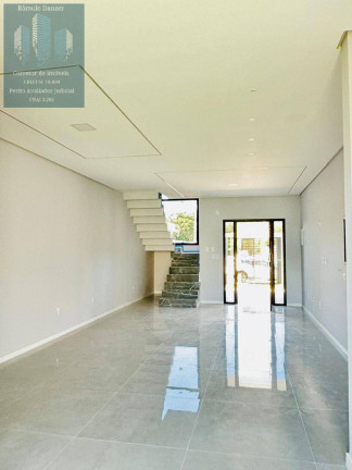 Imagem Casa com 3 Quartos à Venda, 184 m² em Florianópolis Imagem Casa com 3 Quartos à Venda, 184 m² em Florianópolis