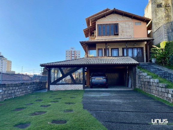 Casa com 5 Quartos à Venda, 320 m² em Barreiros - São José