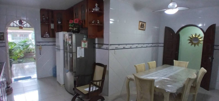 Imagem Casa com 4 Quartos à Venda, 510 m² em Aleixo - Manaus Imagem Casa com 4 Quartos à Venda, 510 m² em Aleixo - Manaus