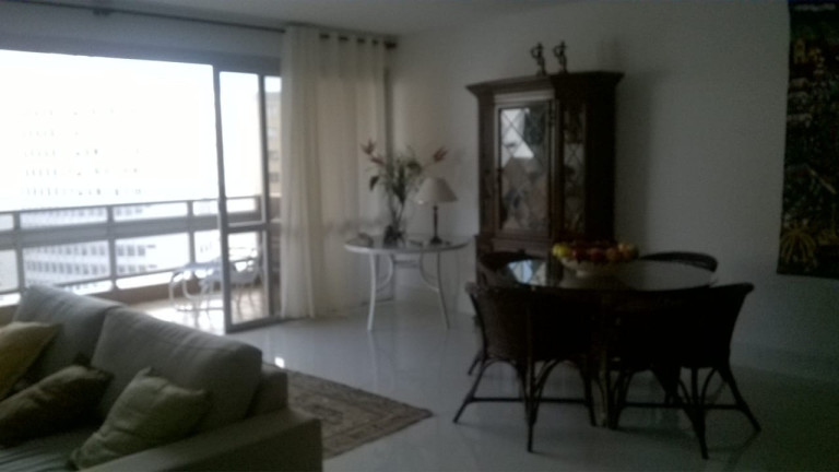 Imagem Apartamento com 3 Quartos à Venda, 180 m² em Pitangueiras - Guarujá