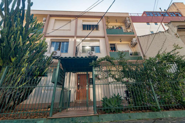 Imagem Imóvel com 3 Quartos à Venda, em Bom Fim - Porto Alegre Imagem Imóvel com 3 Quartos à Venda, em Bom Fim - Porto Alegre