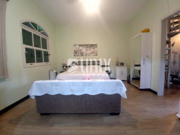 Imagem Casa com 4 Quartos à Venda, 140 m² em Centro - Campos Dos Goytacazes Imagem Casa com 4 Quartos à Venda, 140 m² em Centro - Campos Dos Goytacazes