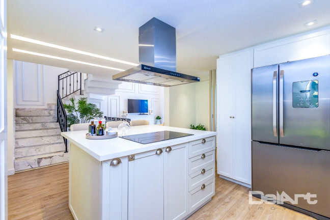 Imagem Casa com 2 Quartos à Venda, 233 m² em Santa Cândida - Curitiba Imagem Casa com 2 Quartos à Venda, 233 m² em Santa Cândida - Curitiba