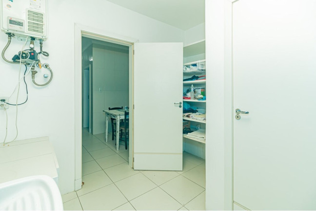 Imagem Apartamento com 3 Quartos à Venda, 145 m² em Moinhos De Vento - Porto Alegre Imagem Apartamento com 3 Quartos à Venda, 145 m² em Moinhos De Vento - Porto Alegre