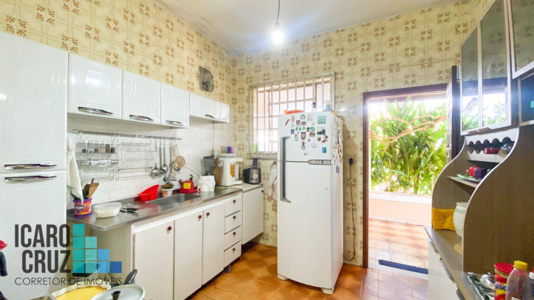 Imagem Casa com 3 Quartos à Venda, 374 m² em Centro - Lauro De Freitas