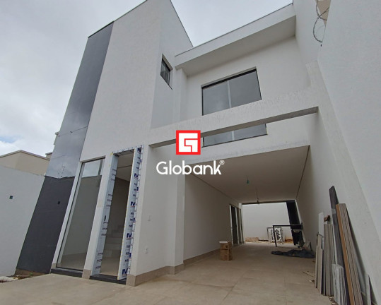 Casa com 3 Quartos à Venda,  em Ibituruna - Montes Claros