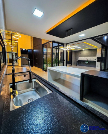 Imagem Casa com 4 Quartos à Venda, 360 m² em Setor Três Marias - Goiânia Imagem Casa com 4 Quartos à Venda, 360 m² em Setor Três Marias - Goiânia