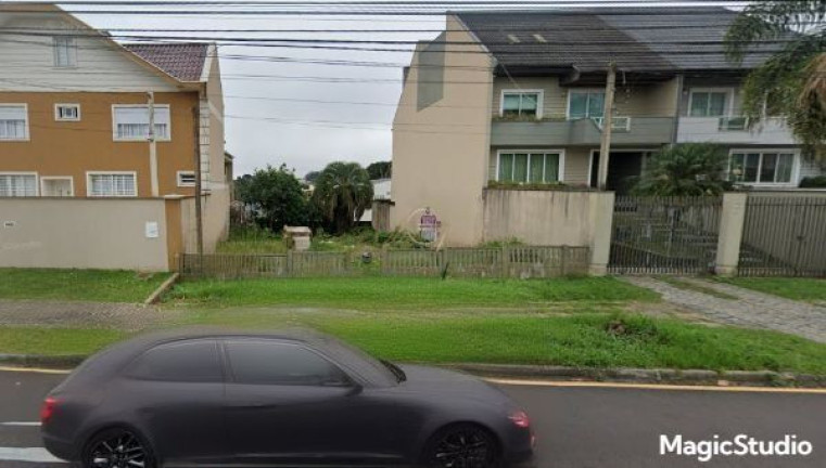 Terreno à Venda, 300 m² em São Lourenço - Curitiba