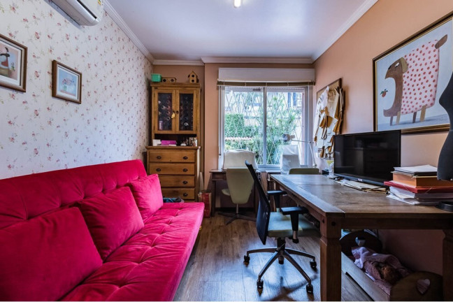 Imagem Casa com 3 Quartos à Venda, 212 m² em Jardim Sabará - Porto Alegre Imagem Casa com 3 Quartos à Venda, 212 m² em Jardim Sabará - Porto Alegre