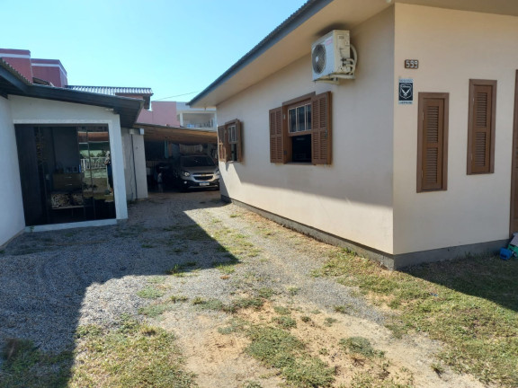 Imagem Imóvel com 4 Quartos à Venda, 160 m² em Centro - Garopaba Imagem Imóvel com 4 Quartos à Venda, 160 m² em Centro - Garopaba