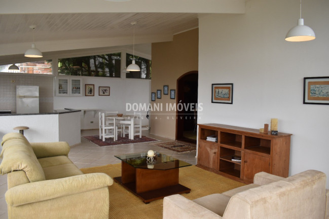 Imagem Casa com 4 Quartos à Venda, 205 m² em Região Do Alto Do Capivari - Campos Do Jordão Imagem Casa com 4 Quartos à Venda, 205 m² em Região Do Alto Do Capivari - Campos Do Jordão