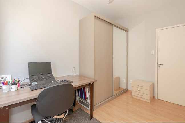 Imagem Imóvel com 3 Quartos à Venda, 89 m² em Rio Branco - Porto Alegre Imagem Imóvel com 3 Quartos à Venda, 89 m² em Rio Branco - Porto Alegre