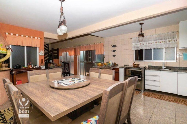 Imagem Sobrado com 4 Quartos à Venda, 398 m² em Bacacheri - Curitiba