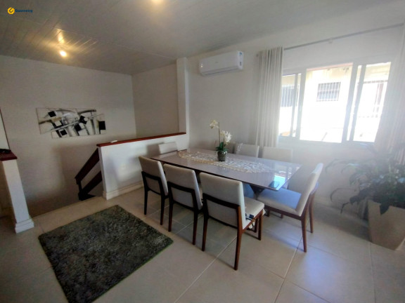 Imagem Casa com 3 Quartos à Venda, 294 m² em Trindade - Florianópolis Imagem Casa com 3 Quartos à Venda, 294 m² em Trindade - Florianópolis