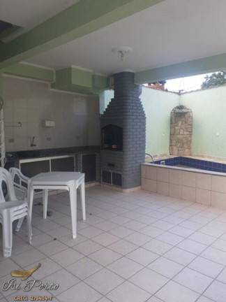 Imagem Casa com 5 Quartos à Venda,  em 14 - Praia Grande 