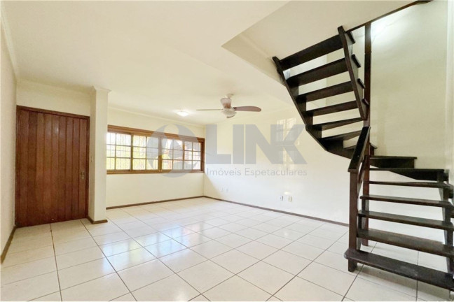 Casa com 3 Quartos à Venda,  em Morro Santana - Porto Alegre