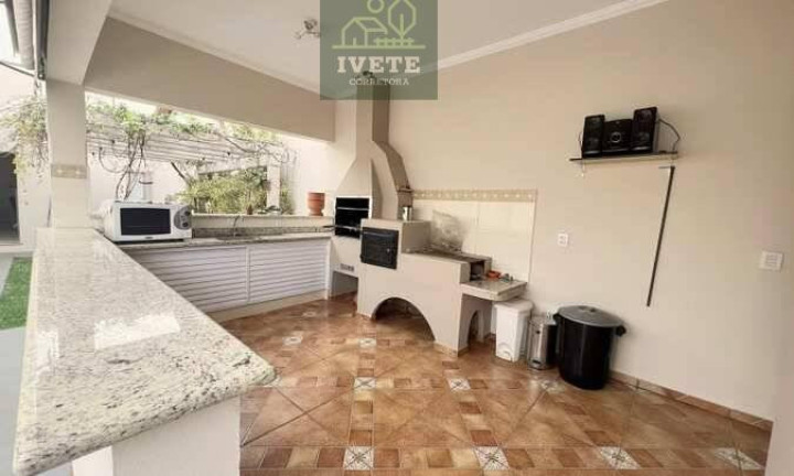Imagem Casa com 2 Quartos à Venda, 127 m² Imagem Casa com 2 Quartos à Venda, 127 m²