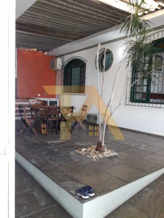 Imagem Imóvel com 2 Quartos à Venda, 184 m² em Jardim Atlântico - Florianópolis Imagem Imóvel com 2 Quartos à Venda, 184 m² em Jardim Atlântico - Florianópolis