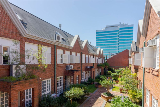 Imagem Casa de Condomínio com 3 Quartos à Venda, 250 m² em Chácara Das Pedras - Porto Alegre Imagem Casa de Condomínio com 3 Quartos à Venda, 250 m² em Chácara Das Pedras - Porto Alegre