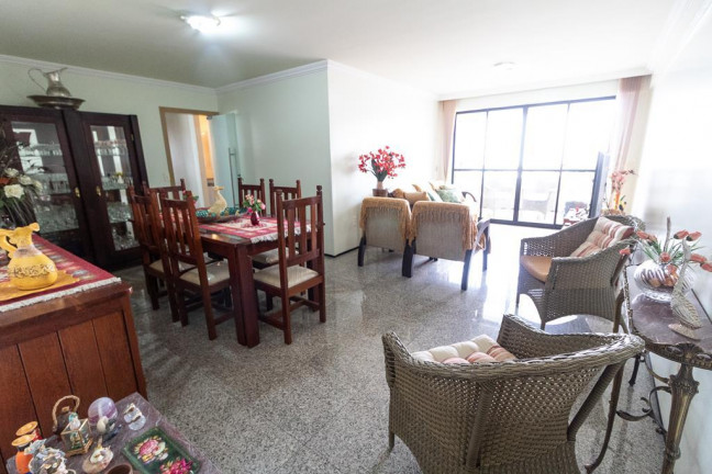 Apartamento com 3 Quartos à Venda, 146 m² em Guararapes - Fortaleza