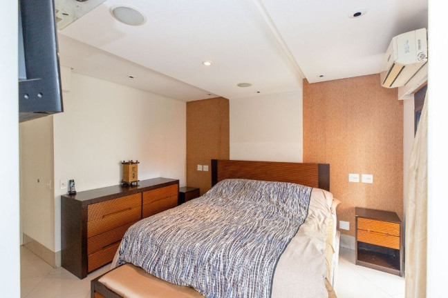 Imagem Apartamento com 3 Quartos à Venda, 220 m² em Moema - São Paulo