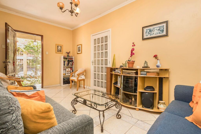 Imagem Casa com 3 Quartos à Venda, 151 m² em Santa Maria Goretti - Porto Alegre Imagem Casa com 3 Quartos à Venda, 151 m² em Santa Maria Goretti - Porto Alegre