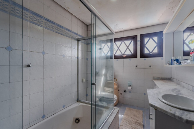Imagem Casa com 3 Quartos à Venda, 385 m² em Agronomia - Porto Alegre Imagem Casa com 3 Quartos à Venda, 385 m² em Agronomia - Porto Alegre
