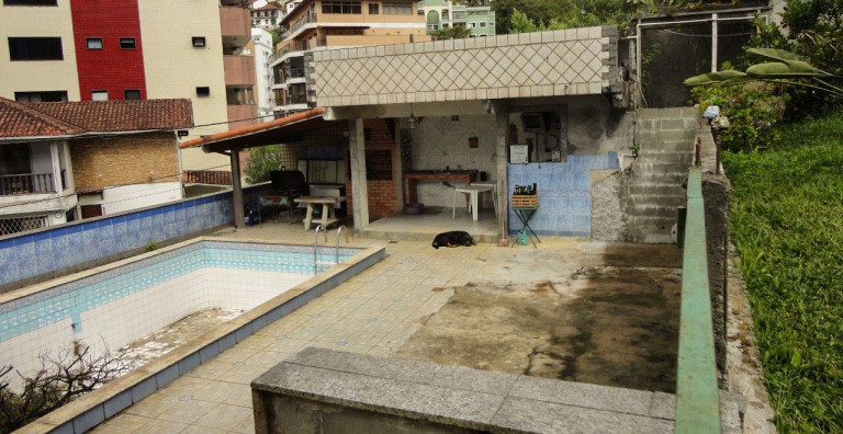 Imagem Casa com 4 Quartos à Venda, 350 m² em Várzea - Teresópolis Imagem Casa com 4 Quartos à Venda, 350 m² em Várzea - Teresópolis