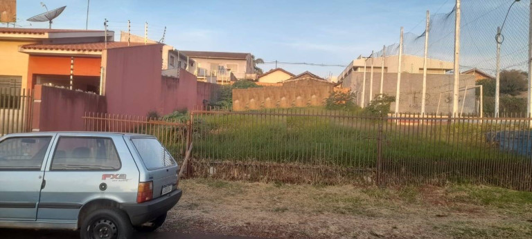 Terreno à Venda, 360 m² em Jardim Bandeirantes - Arapongas