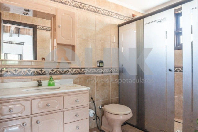 Imagem Casa com 5 Quartos à Venda, 297 m² em Chácara Das Pedras - Porto Alegre Imagem Casa com 5 Quartos à Venda, 297 m² em Chácara Das Pedras - Porto Alegre