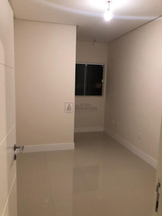 Imagem Sobrado com 3 Quartos à Venda, 250 m² em Centro - Balneário Camboriú Imagem Sobrado com 3 Quartos à Venda, 250 m² em Centro - Balneário Camboriú