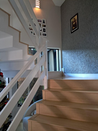 Imagem Casa com 3 Quartos à Venda, 275 m² em Capão Raso - Curitiba Imagem Casa com 3 Quartos à Venda, 275 m² em Capão Raso - Curitiba