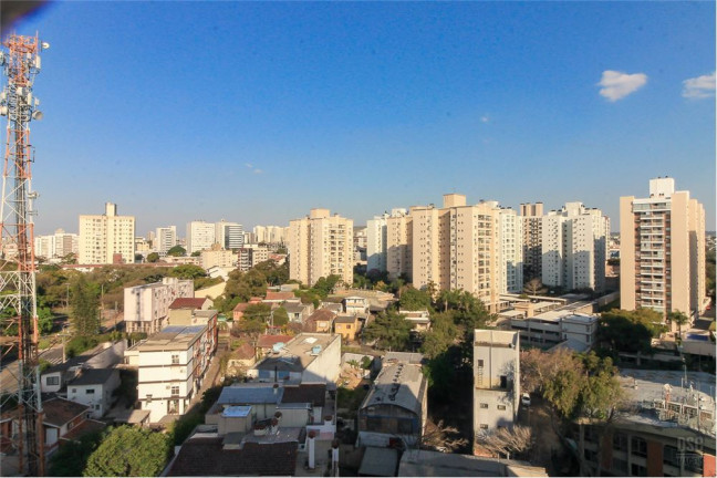 Imagem Imóvel com 2 Quartos à Venda,  em Passo Da Areia - Porto Alegre