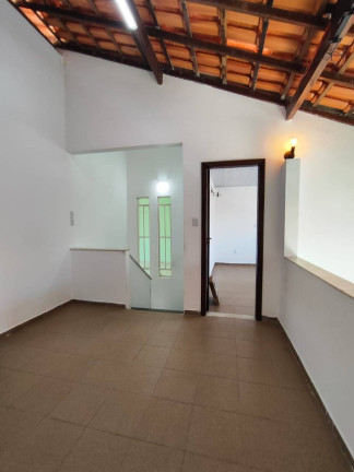 Imagem Casa com 5 Quartos à Venda, 240 m² em Salvador