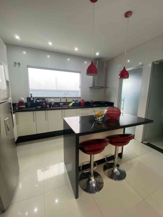 Imagem Casa com 4 Quartos à Venda, 256 m² em Aruã - Mogi Das Cruzes Imagem Casa com 4 Quartos à Venda, 256 m² em Aruã - Mogi Das Cruzes