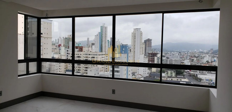 Imagem Apartamento com 3 Quartos à Venda, 130 m² em Centro - Balneário Camboriú