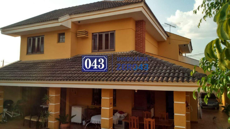 Imagem Casa com 3 Quartos à Venda, 300 m² em Aurora - Londrina Imagem Casa com 3 Quartos à Venda, 300 m² em Aurora - Londrina