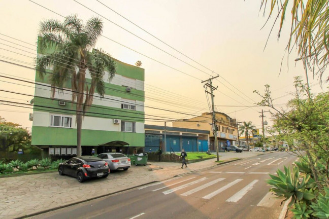 Imagem Imóvel com 2 Quartos à Venda, 56 m² em Cristal - Porto Alegre Imagem Imóvel com 2 Quartos à Venda, 56 m² em Cristal - Porto Alegre