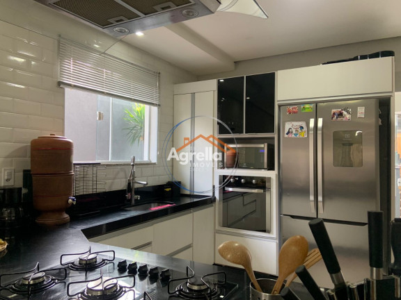 Imagem Casa com 3 Quartos à Venda, 200 m² em Chácara Do Ouro - Mogi Guaçu Imagem Casa com 3 Quartos à Venda, 200 m² em Chácara Do Ouro - Mogi Guaçu