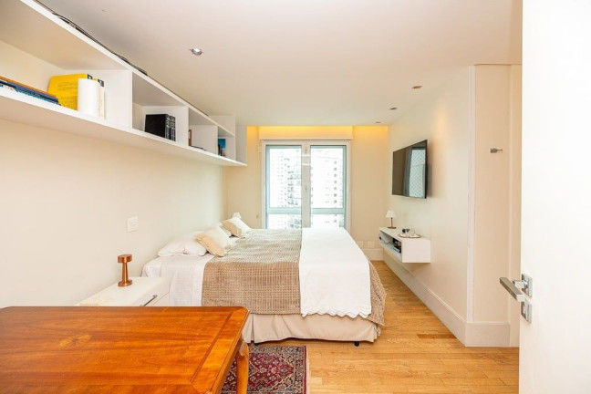 Imagem Apartamento com 4 Quartos à Venda, 335 m² em Vila Uberabinha - São Paulo