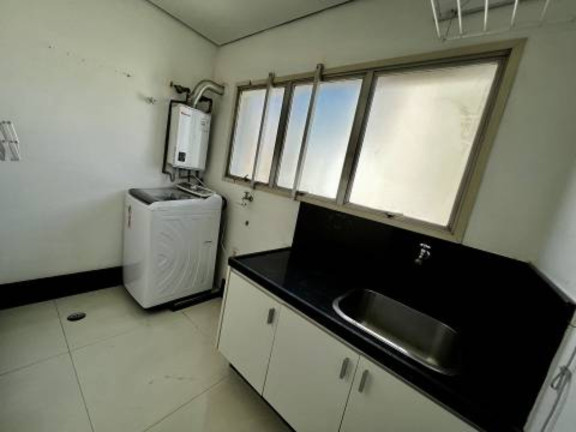 Imagem Imóvel com 3 Quartos à Venda, 220 m² em Campo Belo - São Paulo