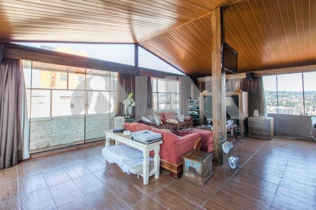 Imagem Imóvel com 3 Quartos à Venda, 384 m² em Petrópolis - Porto Alegre Imagem Imóvel com 3 Quartos à Venda, 384 m² em Petrópolis - Porto Alegre
