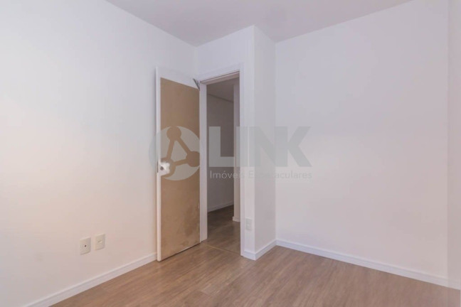 Imagem Apartamento com 3 Quartos à Venda, 75 m² em Petrópolis - Porto Alegre Imagem Apartamento com 3 Quartos à Venda, 75 m² em Petrópolis - Porto Alegre