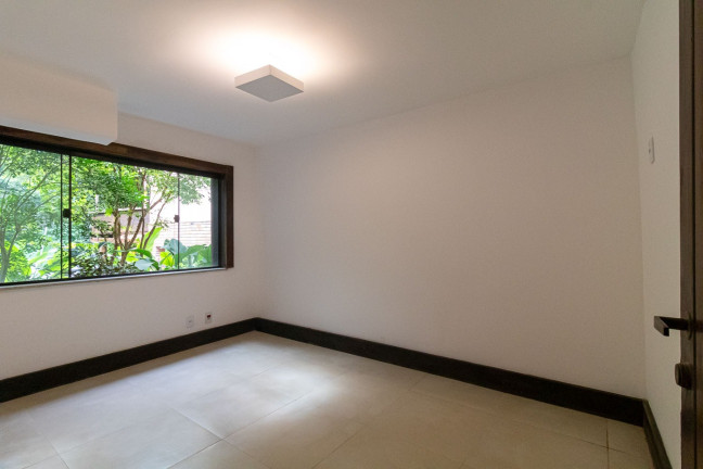 Imagem Casa com 5 Quartos à Venda, 384 m² em São Conrado - Rio De Janeiro Imagem Casa com 5 Quartos à Venda, 384 m² em São Conrado - Rio De Janeiro