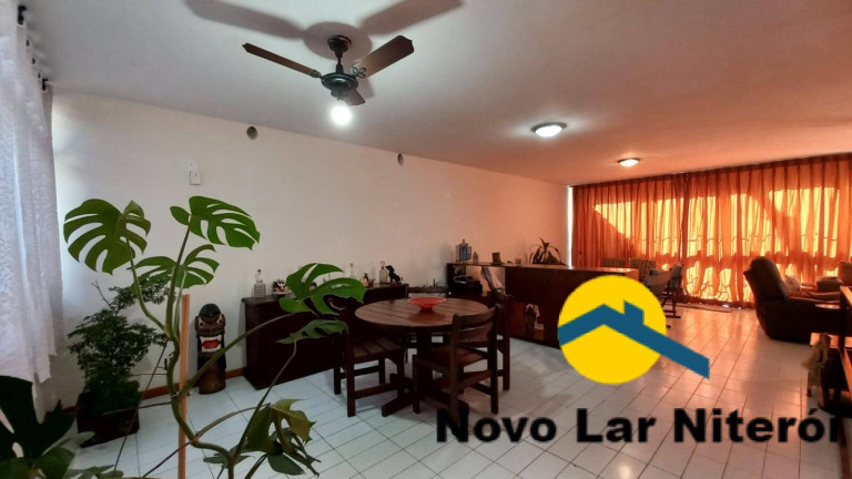 Imagem Casa com 4 Quartos à Venda, 240 m² em Centro - Niterói