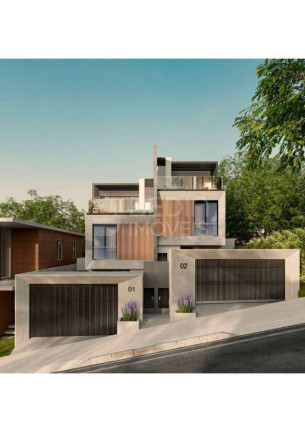 Sobrado com 3 Quartos à Venda, 229 m² em Ariribá - Balneário Camboriú